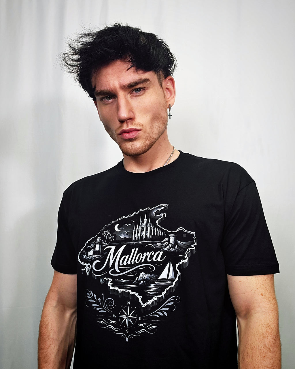MALLORCA NOIR – Premium T-Shirt